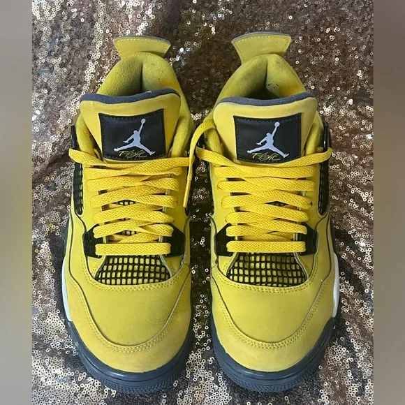 Black Friday only price 🖤 Jordan retro 4 lightening Yellow big Kids Sneakers sz6 - Picture 2 of 14